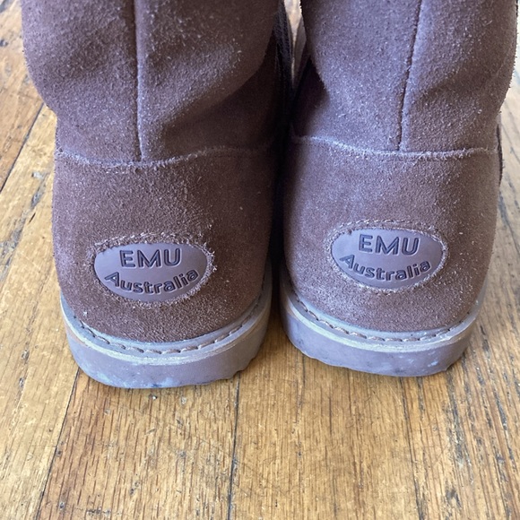 Emu Australia sheepskin mid boot. Weatherproof size W8 in great condition - Picture 6 of 8